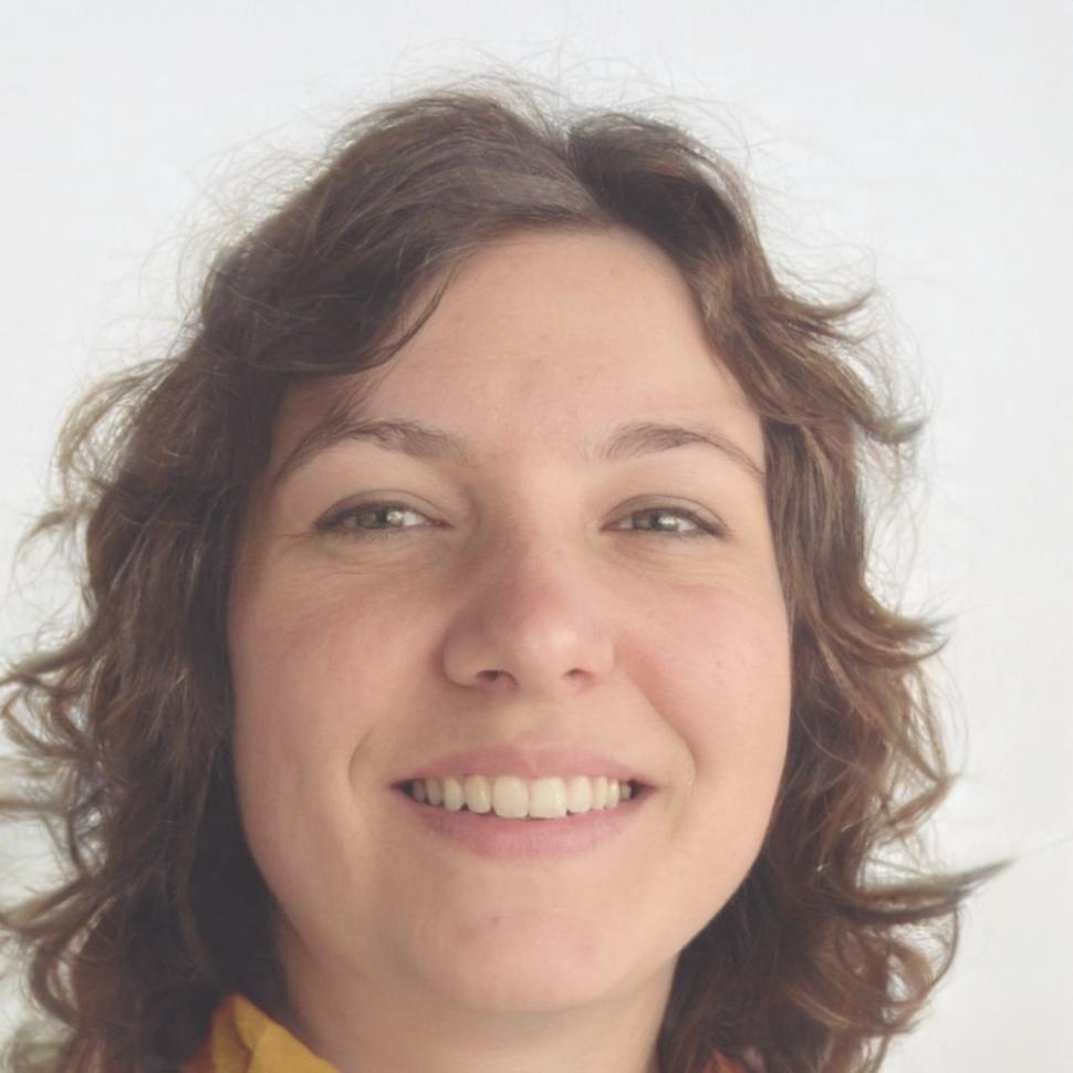 Dra. Carmen Vázquez, experta en metodología financiera